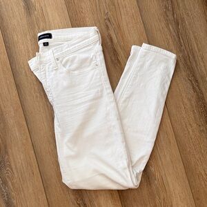 White Skinny Jeans - Classic Clean Look